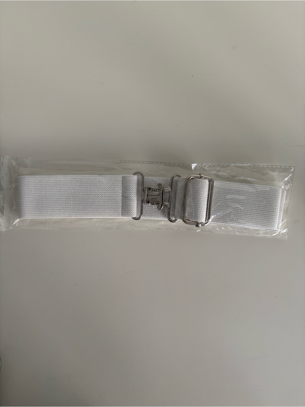 NWT Equestrian Elastic White Belt with Silver Toned Surcingle Buckle